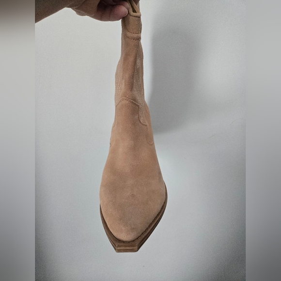 CROWN VINTAGE Tan Suede Western style boots - Picture 11 of 16